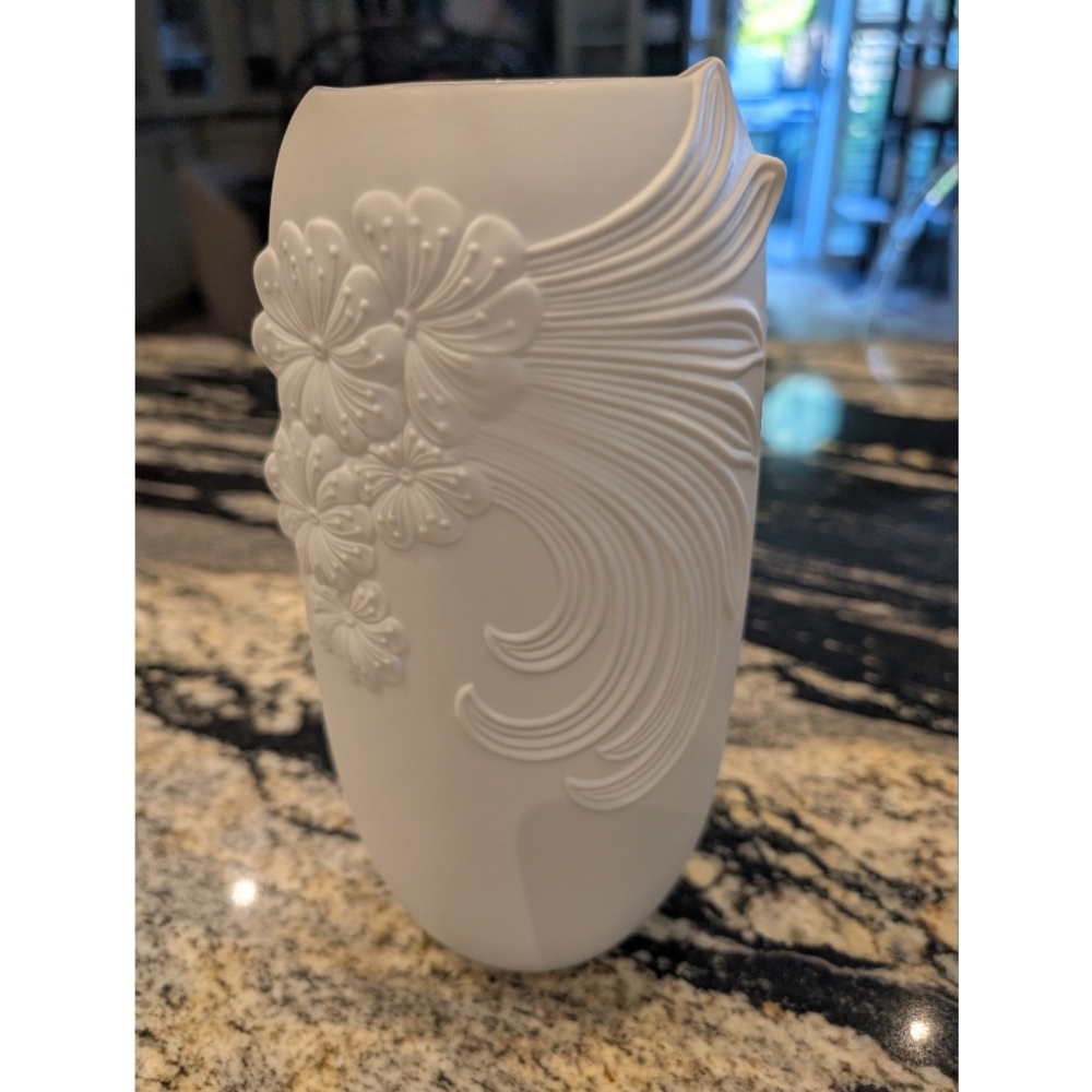 Vintage Kaiser Vase Bisque Porcelain